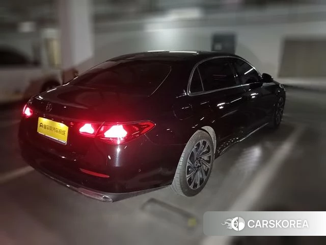 Mercedes-Benz E-Class 2024 Черный из Китая, фото 2