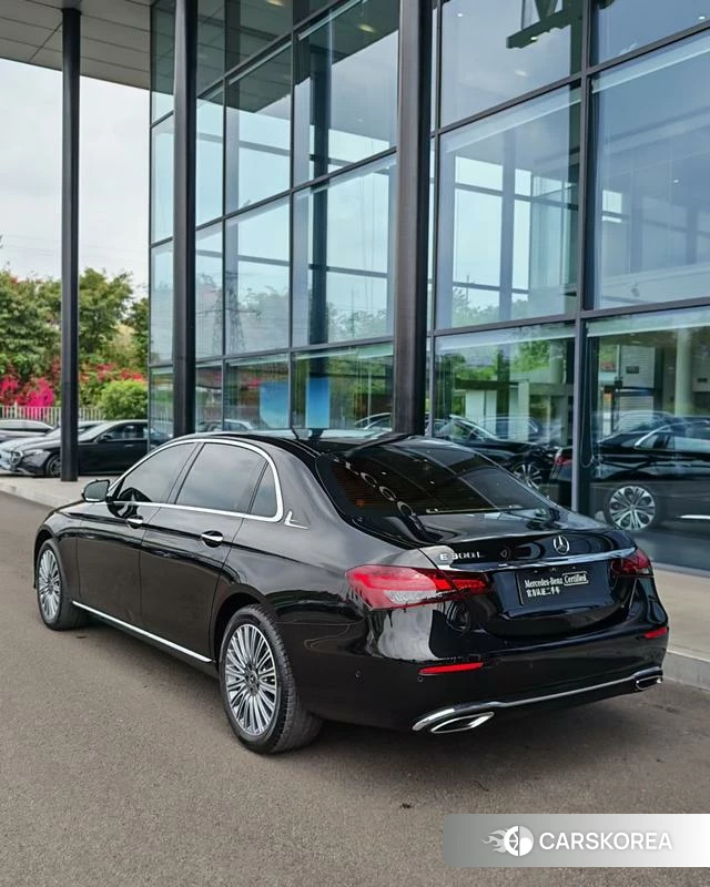 Mercedes-Benz E-Class 2021 Черный из Китая, фото 2
