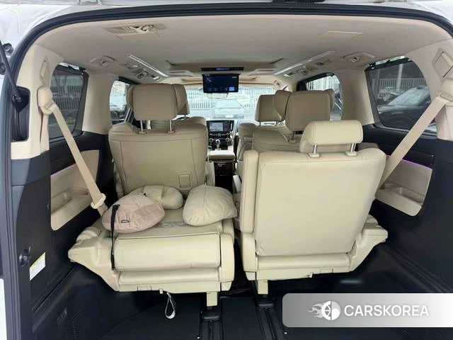 Toyota Alphard 2023 Белый из Китая, фото 4