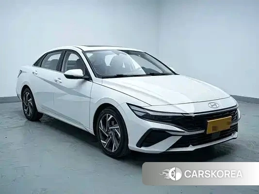 Новый Hyundai Elantra 2026 Белый из Китая, фото 3