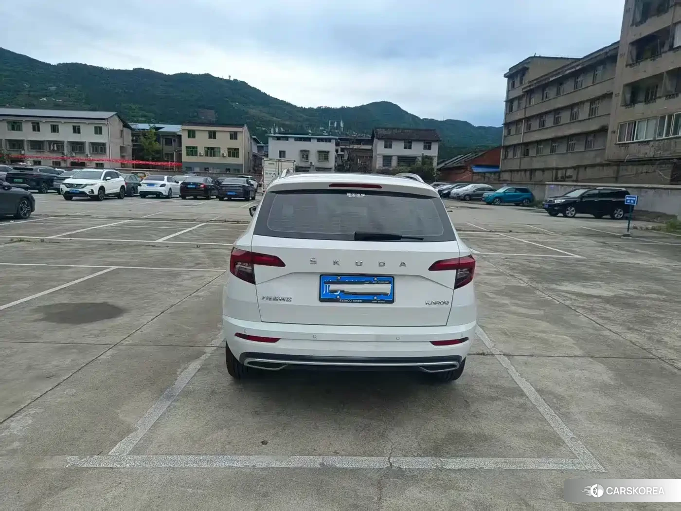 Skoda Karoq 2023 Белый из Китая, фото 3