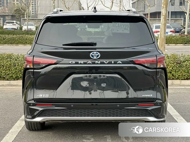 Toyota Granvia 2023 Черный из Китая, фото 6