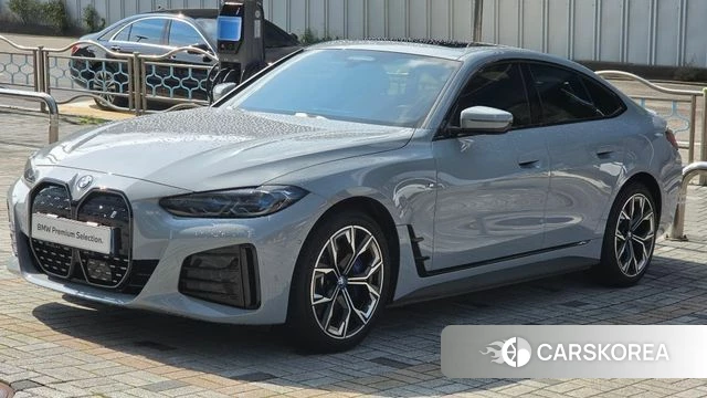 BMW i4 2023 Светло-серебряный цвет из Кореи, фото 6