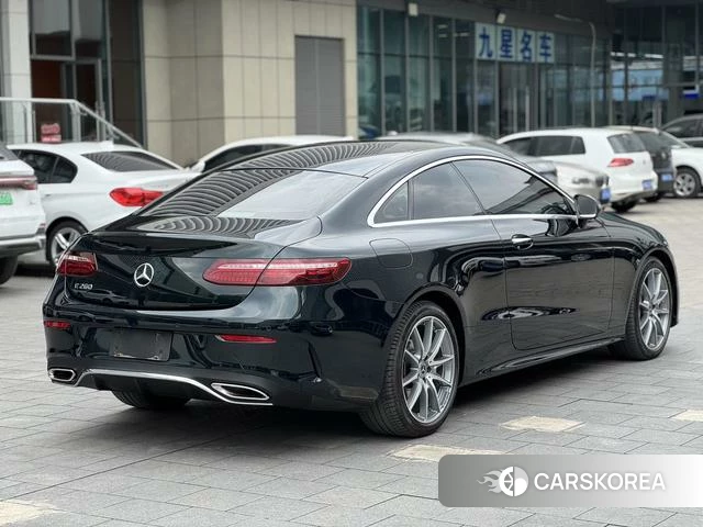 Mercedes-Benz E-Class 2023 Зеленый из Китая, фото 2