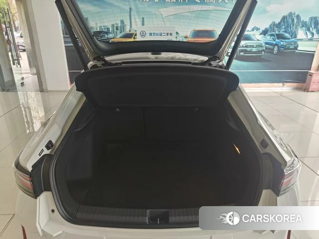 Volkswagen Lamando 2025 Серебристо-серый из Китая, фото 2
