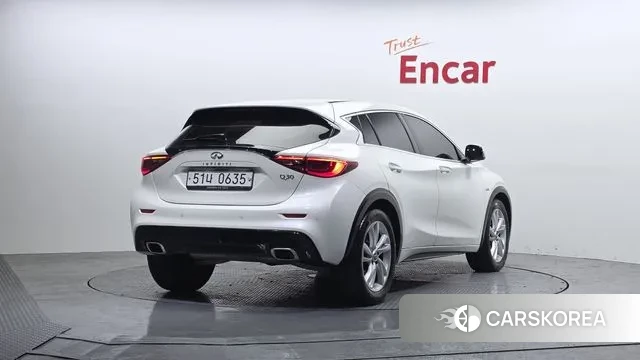 Infiniti Q30 id 3778956 из Кореи 12
