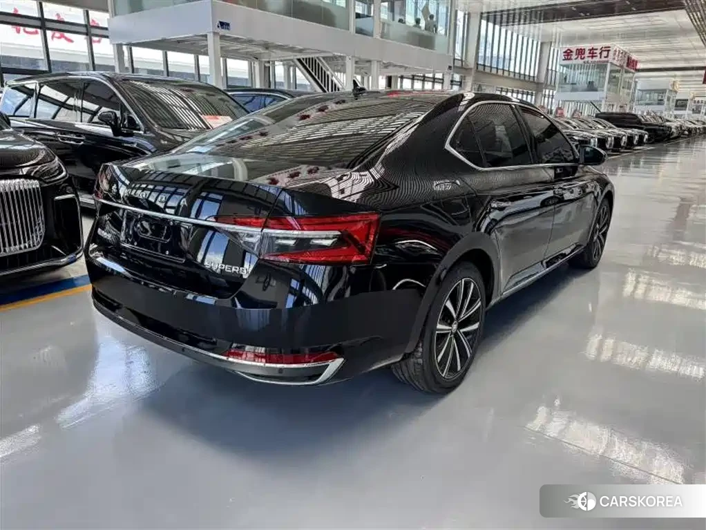 Skoda Superb 2026 Черный из Китая, фото 2
