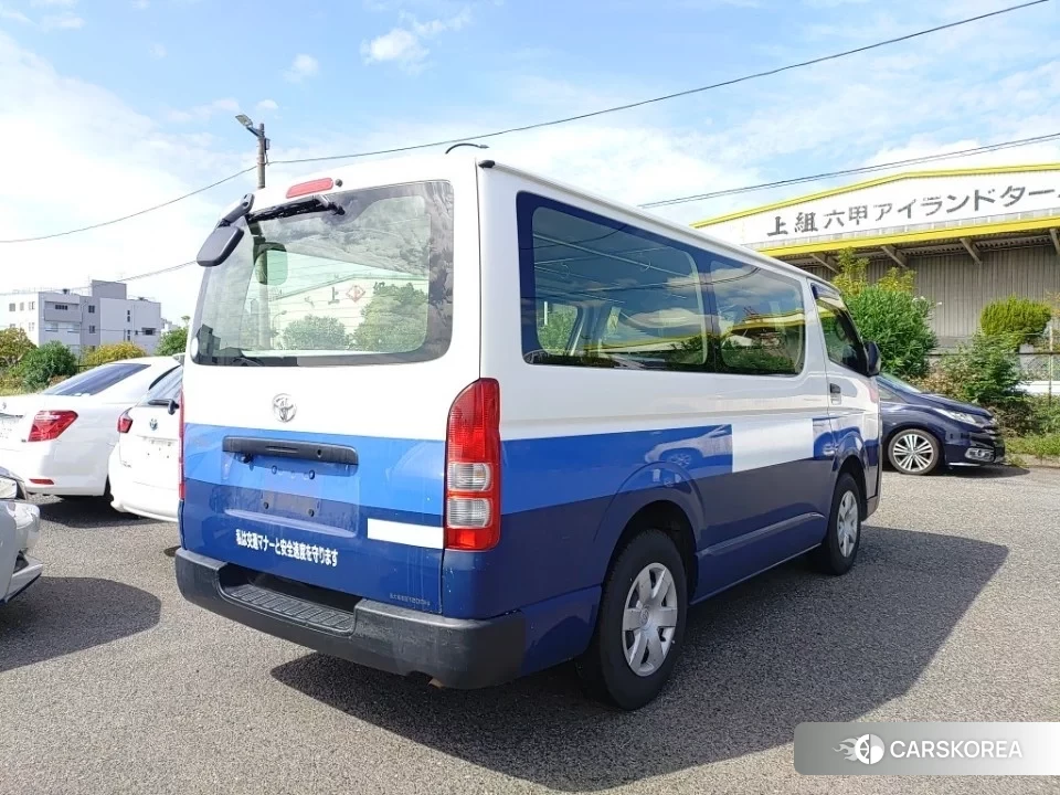 Toyota HiAce Van 2021 из Японии, фото 2