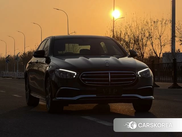 Mercedes-Benz E-Class 2023 Черный из Китая, фото 2