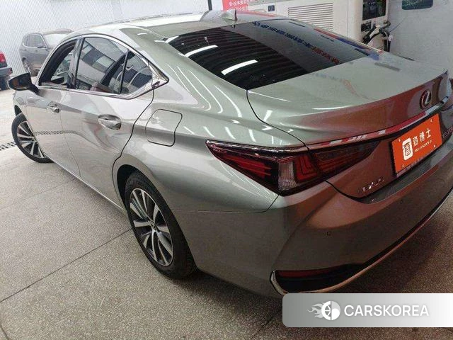 Lexus ES 2021 Серебристо-серый из Китая, фото 5