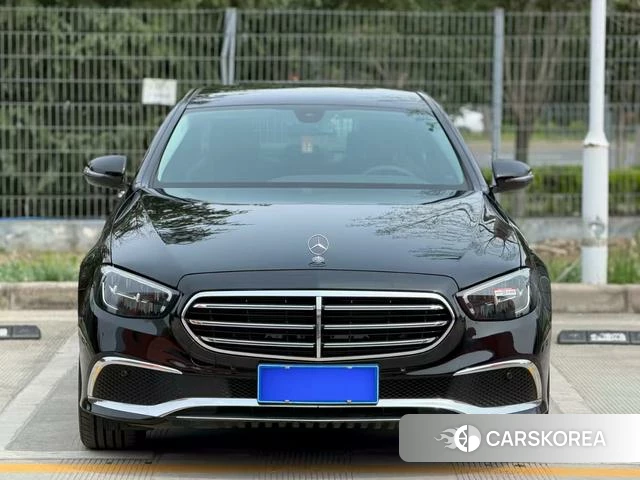 Mercedes-Benz E-Class 2023 Черный из Китая, фото 2