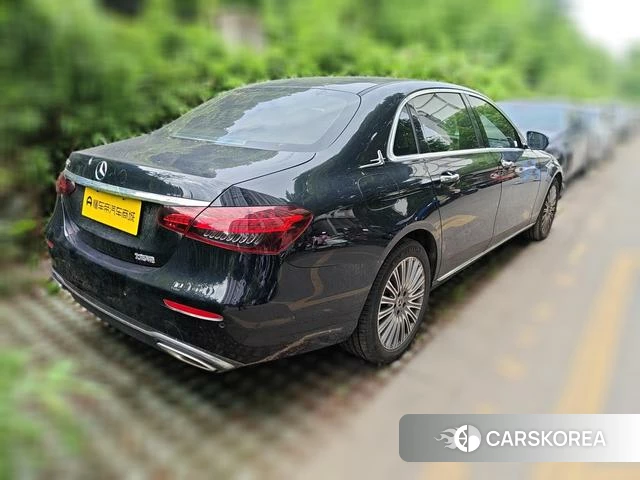 Mercedes-Benz E-Class 2022 Черный из Китая, фото 2