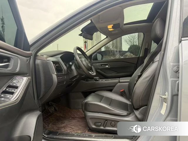 Nissan X-Trail 2021 Темно-серый из Китая, фото 2