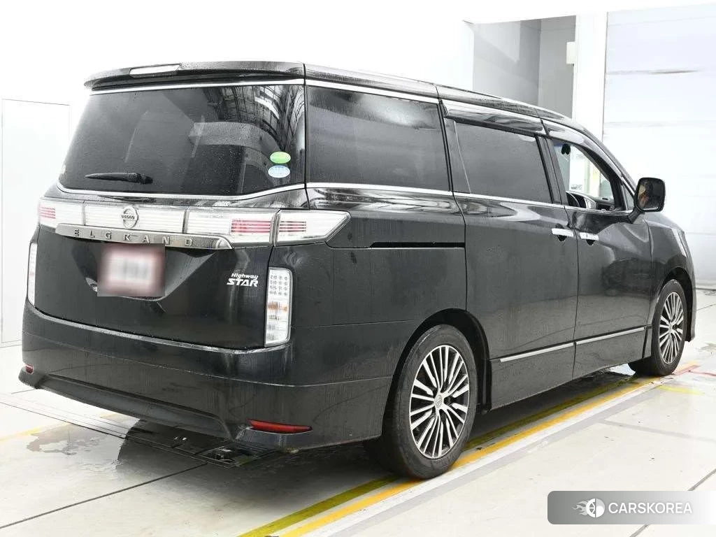 Nissan Elgrand 2018 из Японии, фото 2
