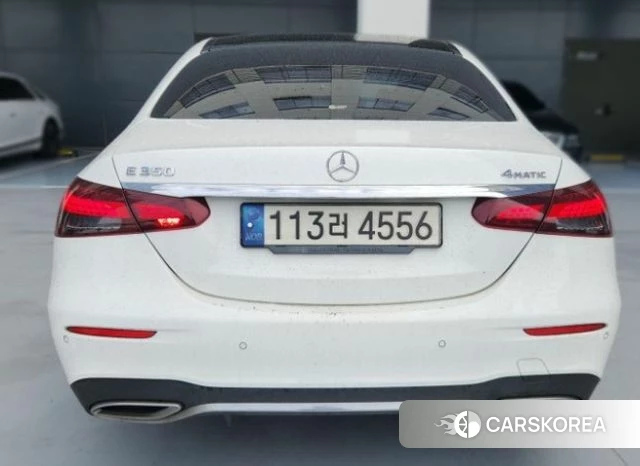 Mercedes-Benz E-Class W213 2022 Белый из Кореи, фото 2