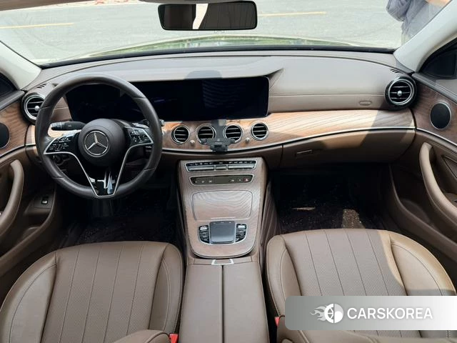 Mercedes-Benz E-Class 2023 Черный из Китая, фото 6