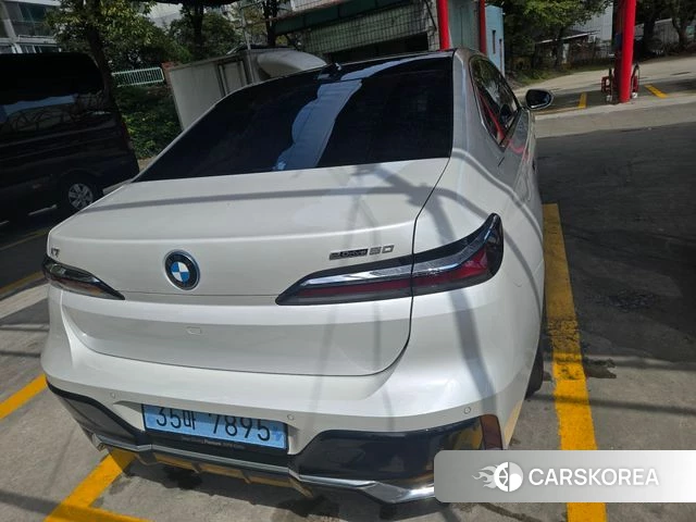 BMW i7 (G70) 2026 Белый из Кореи, фото 2