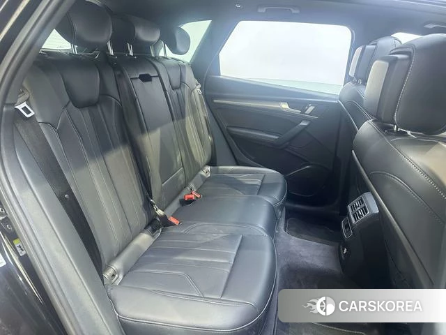 Audi Q5L 2025 Черный из Китая, фото 2