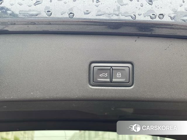 Audi Q4 2023 Синий из Китая, фото 4