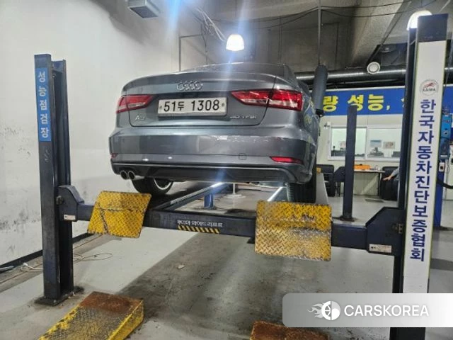 Audi New A3 2018 Серебристо-серый из Кореи, фото 2