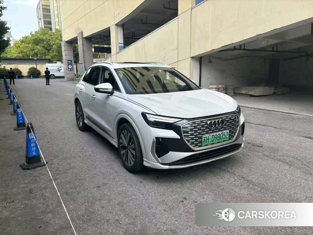 Audi Q4 2023 Белый из Китая, фото 2