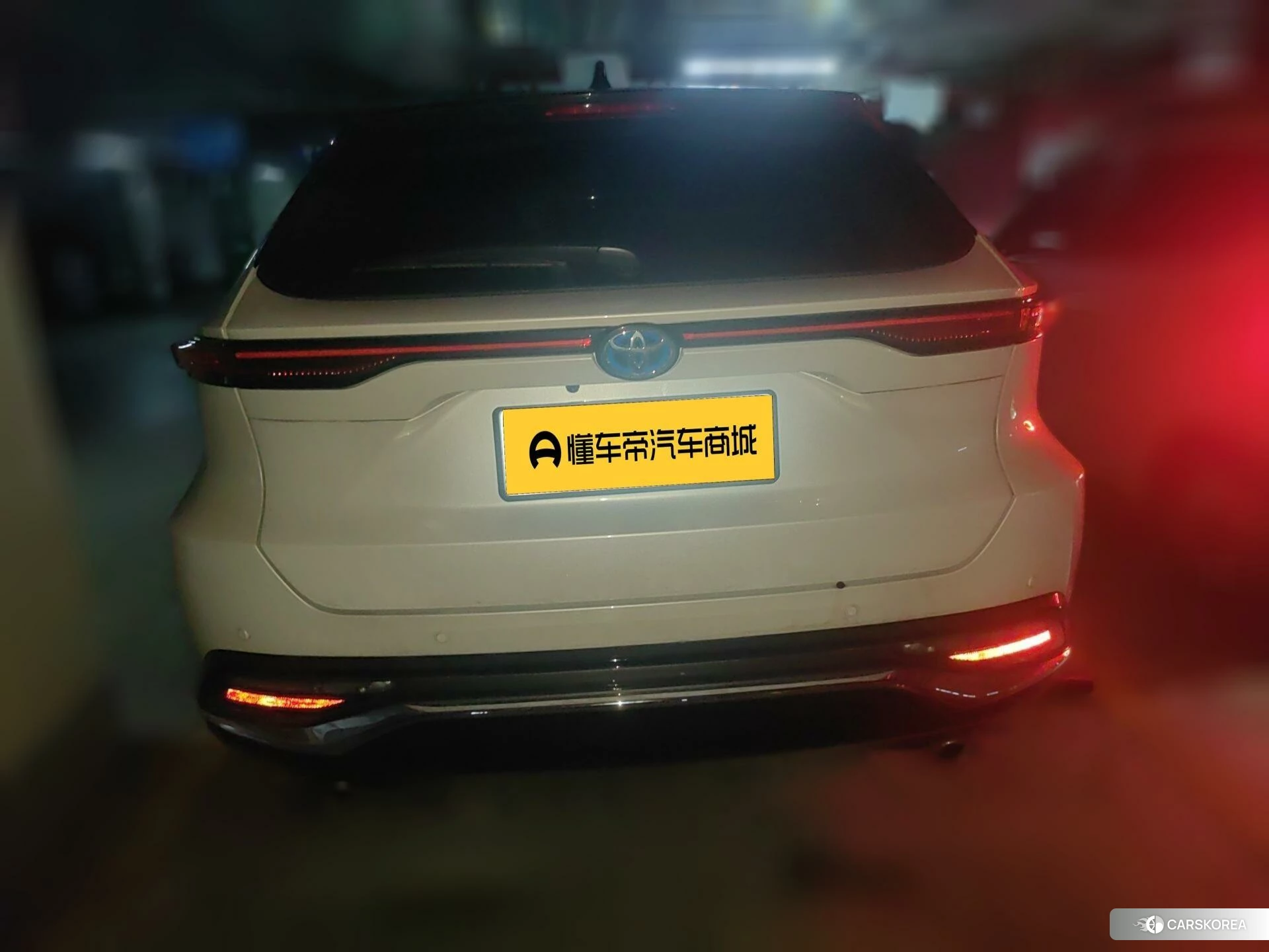 Toyota Venza 2023 Белый из Китая, фото 6