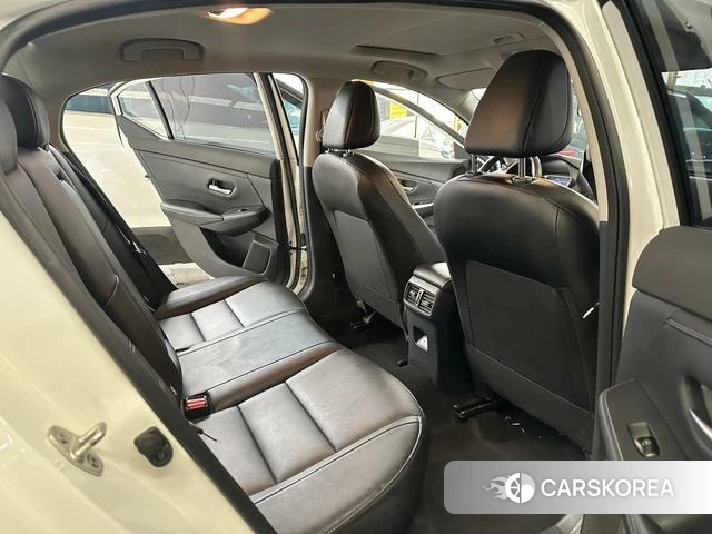 Nissan Sylphy 2024 Белый из Китая, фото 2