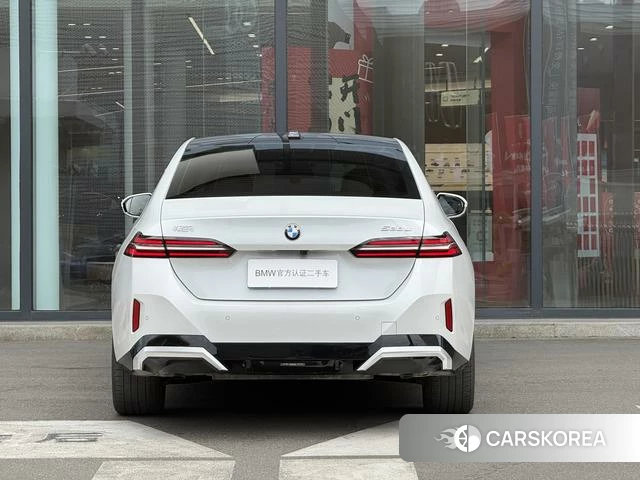 BMW 5 series 2025 Белый из Китая, фото 4