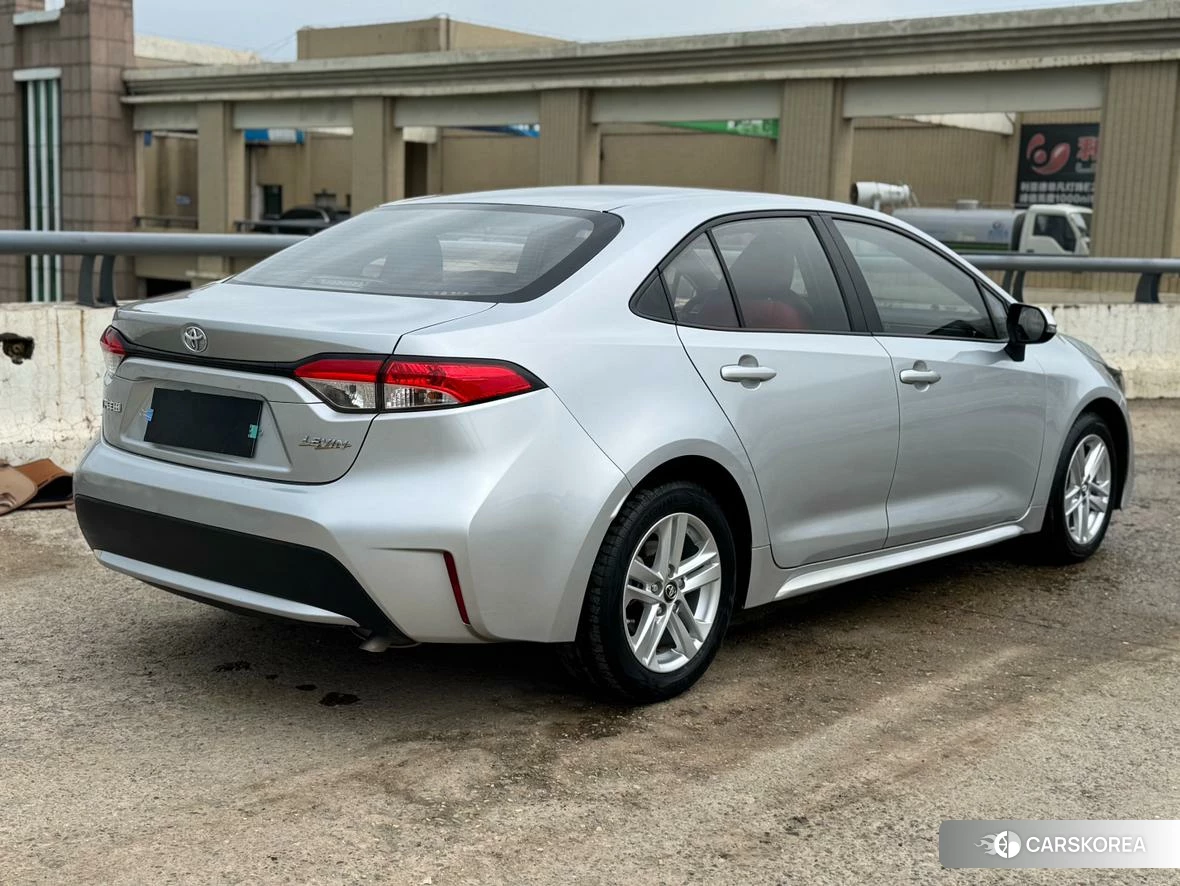 Toyota Levin 2021 Серебристо-серый из Китая, фото 3