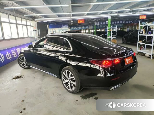 Mercedes-Benz E-Class 2024 Черный из Китая, фото 2