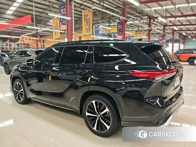 Toyota Crown 2022 Черный из Китая, фото 2