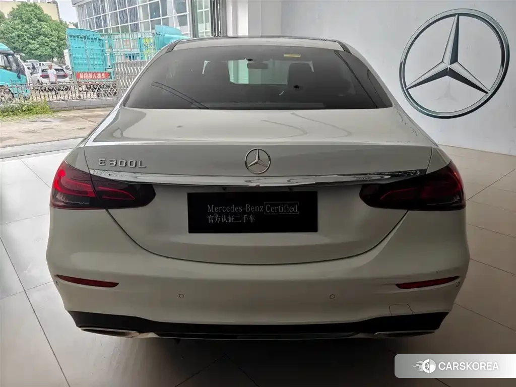 Mercedes-Benz E-Class 2022 Белый из Китая, фото 6