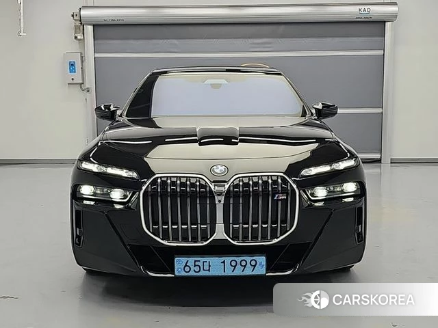 BMW i7 (G70) 2023 Черный из Кореи, фото 2