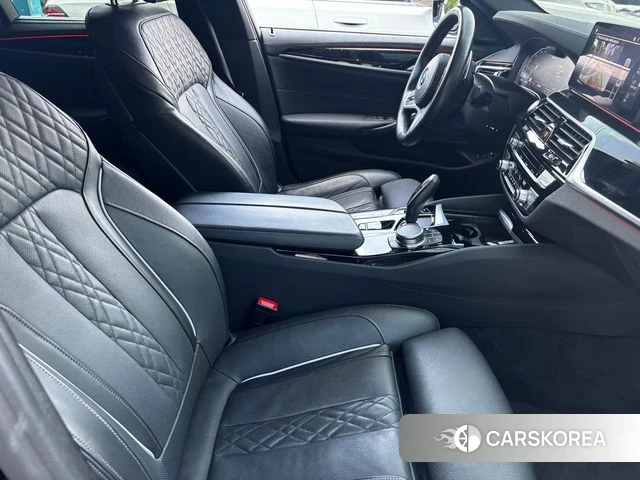 BMW 5 Series (G30) 2022 Черный из Кореи, фото 2