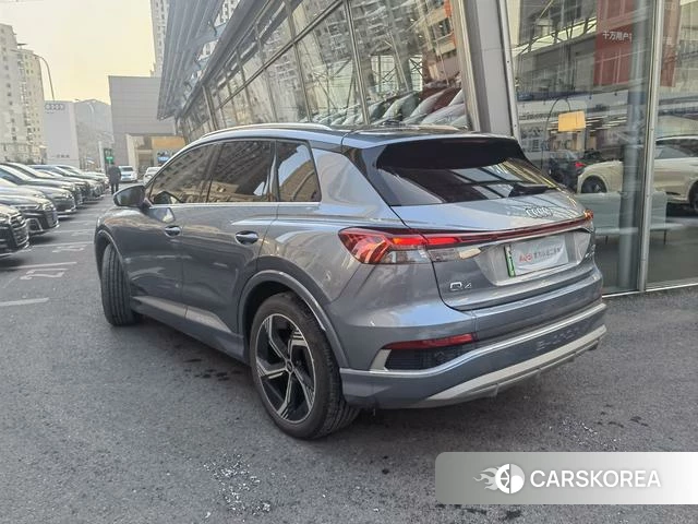 Audi Q4 2025 Синий из Китая, фото 2