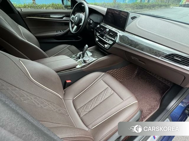 BMW 5 series 2022 Синий из Китая, фото 2