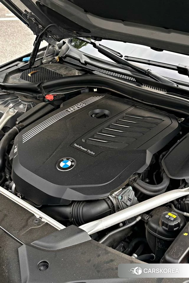 BMW 5 series 2022 Серебристо-серый из Китая, фото 2
