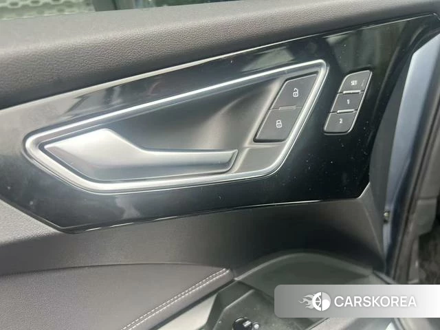 Audi Q4 2023 Синий из Китая, фото 5