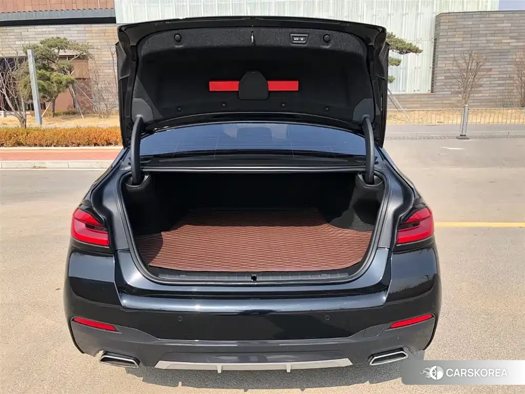 BMW 5 series 2024 Черный из Китая, фото 6