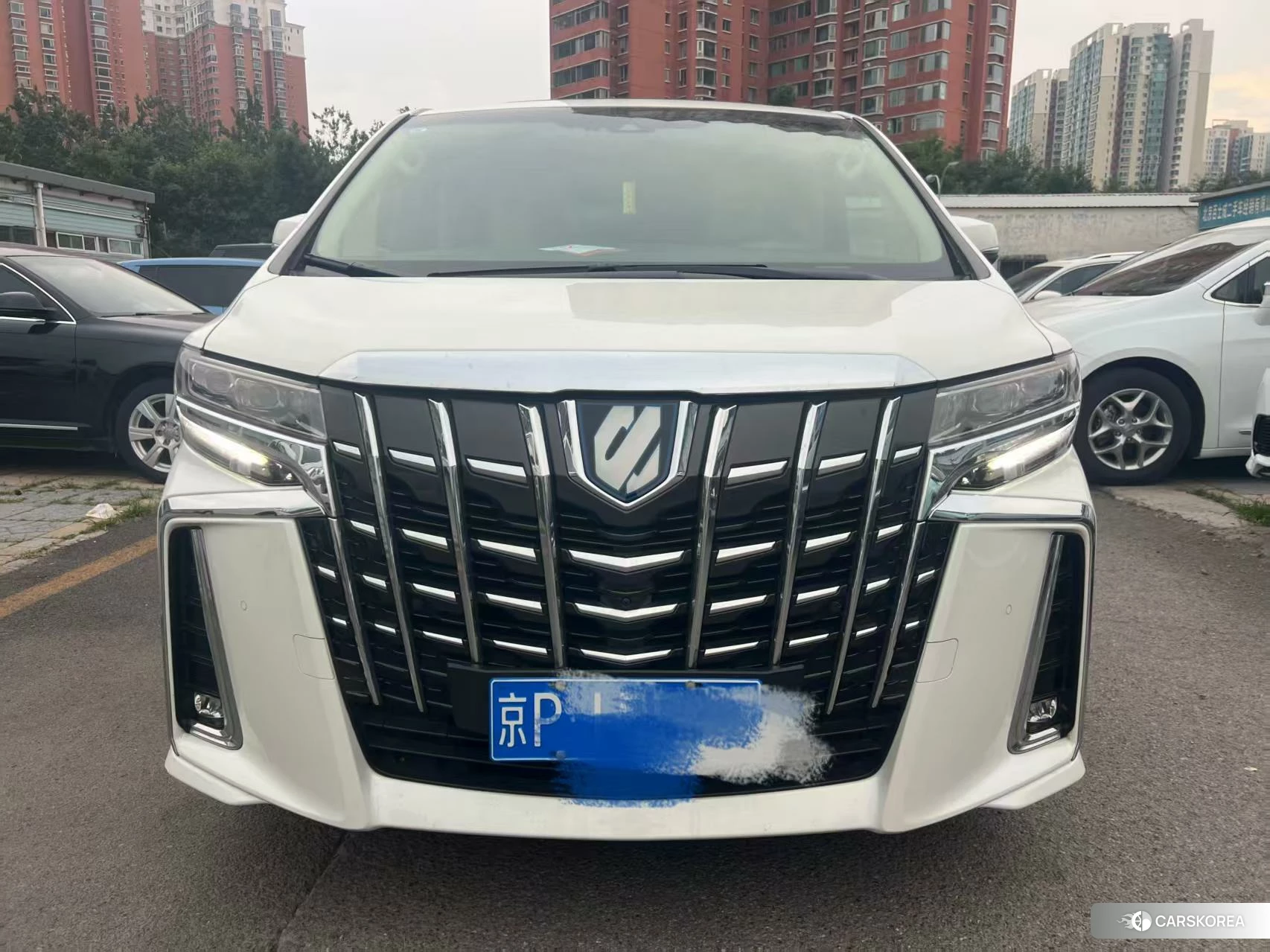 Toyota Alphard 2021 Белый из Китая, фото 2