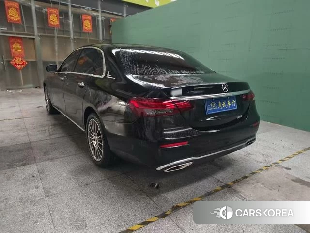 Mercedes-Benz E-Class 2023 Черный из Китая, фото 2