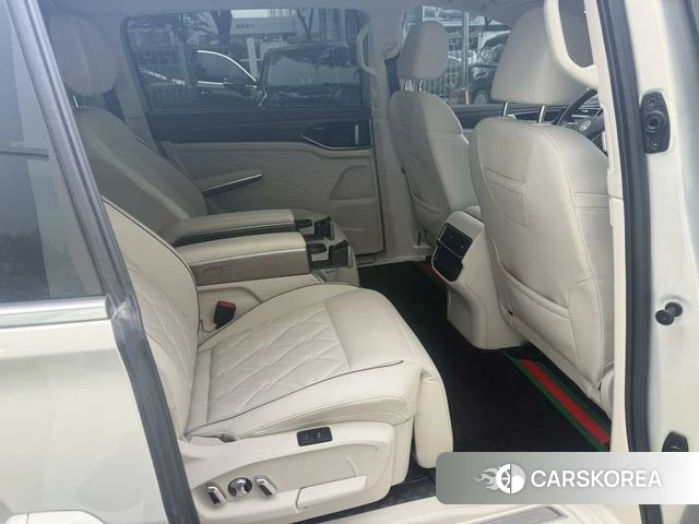 Volkswagen Viloran 2023 Желтый из Китая, фото 2