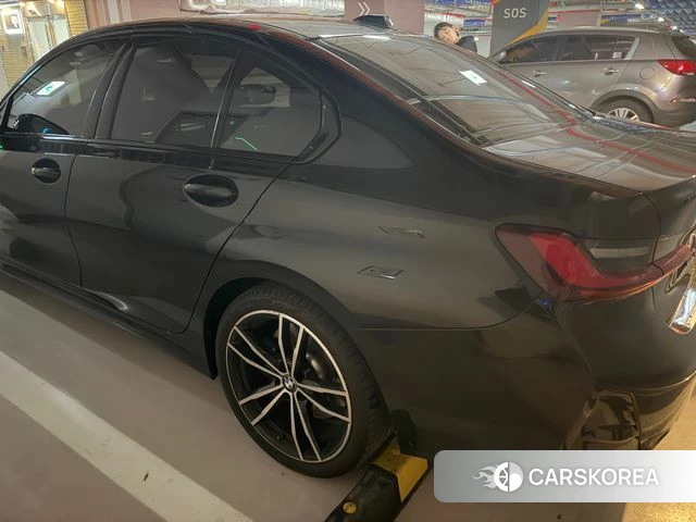BMW 3 Series (G20) 2023 Черный из Кореи, фото 2
