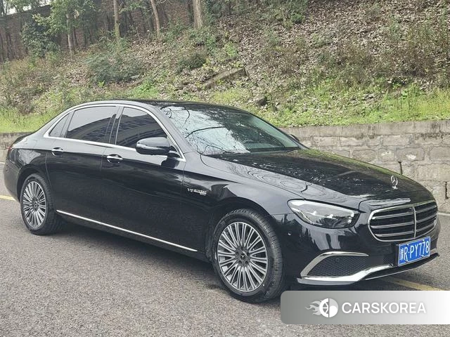 Mercedes-Benz E-Class 2023 Черный из Китая, фото 2