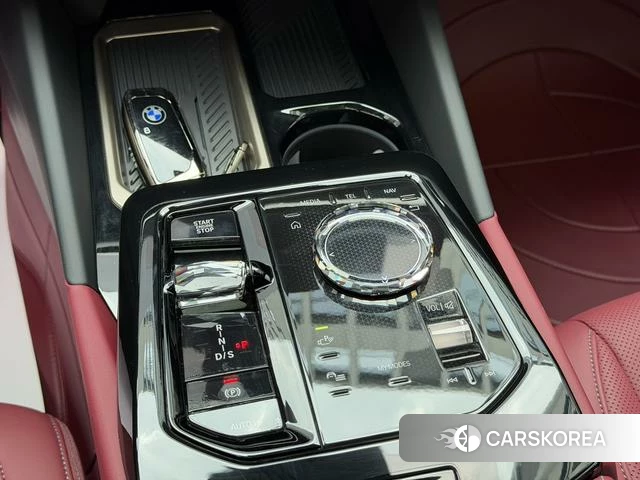BMW 5 series 2026 Черный из Китая, фото 5
