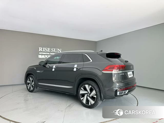 Volkswagen Teramont 2022 Темно-серый из Китая, фото 2