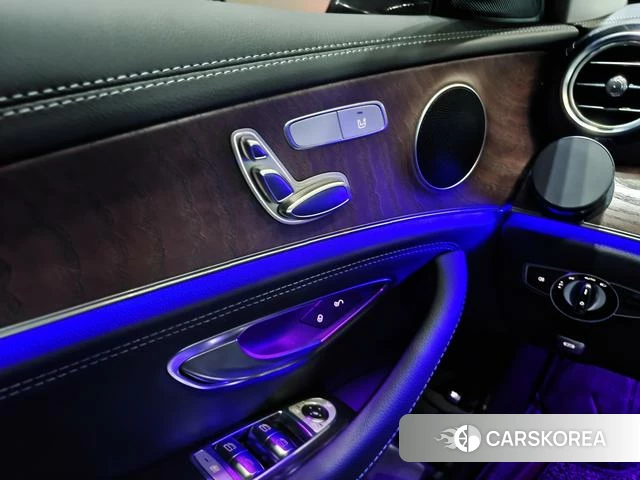 Mercedes-Benz E-Class 2023 Черный из Китая, фото 6