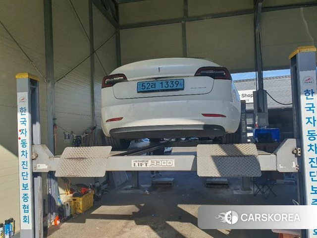 Tesla Model 3 2020 Белый из Кореи, фото 2