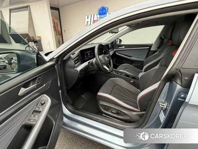 Volkswagen Lamando 2023 Синий из Китая, фото 3