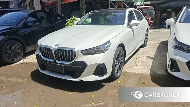 BMW 5 series 2026 Белый из Китая, фото 2